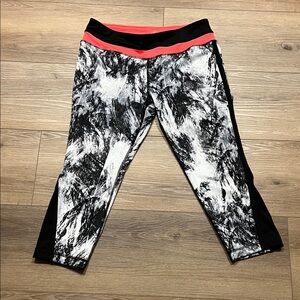 Women’s Black and White Leggings